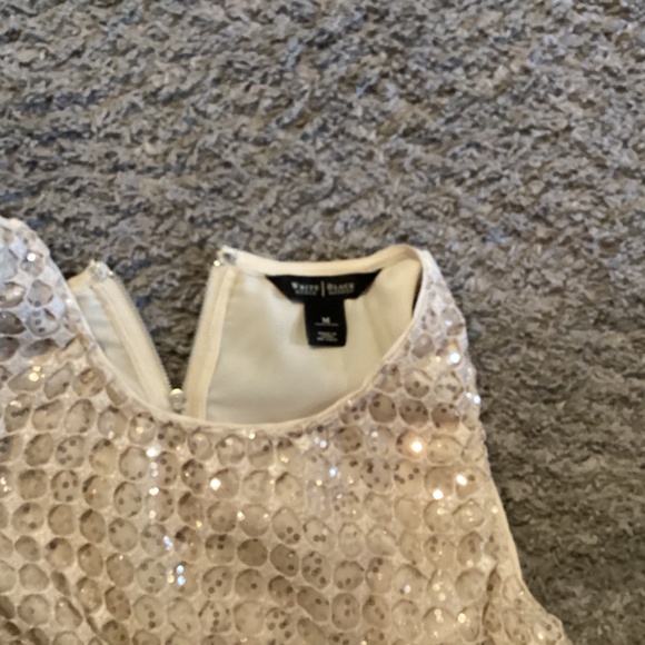 White House/ Black Market sparkly top with sequins M beige - Picture 3 of 3